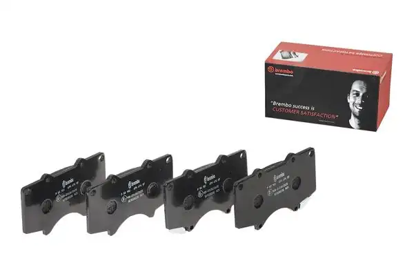 BREMBO P83102 | Fren Balata Ön-(Toyota Hilux 06-14 4×2 3.0 Vıgo / Hilux 15-/ 3.0 4Wd Revo Land Cruiser 02-3.0 D4d