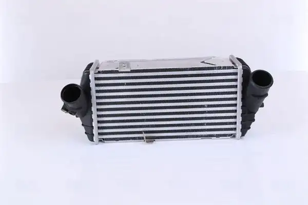 NISSENS 96144 | Intercooler Hyundai i20 1.4 CRDI 2013 > / Blue i30 Ceed Rio 2014 >