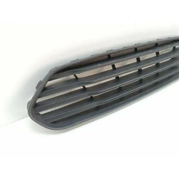 Ford Courier 2012 2014 Ön Tampon Panjuru Titanium Siyah Yan Sanayi