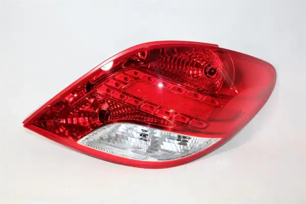 Depo 550 1957r Ue Peugeot 207 2009 2010 Sağ Stop Makyajlı Kasa Duysuz